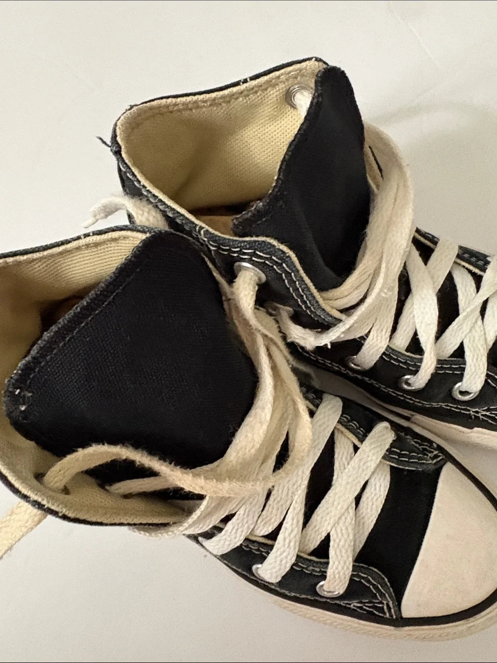 Converse chuck Taylor kids size 12